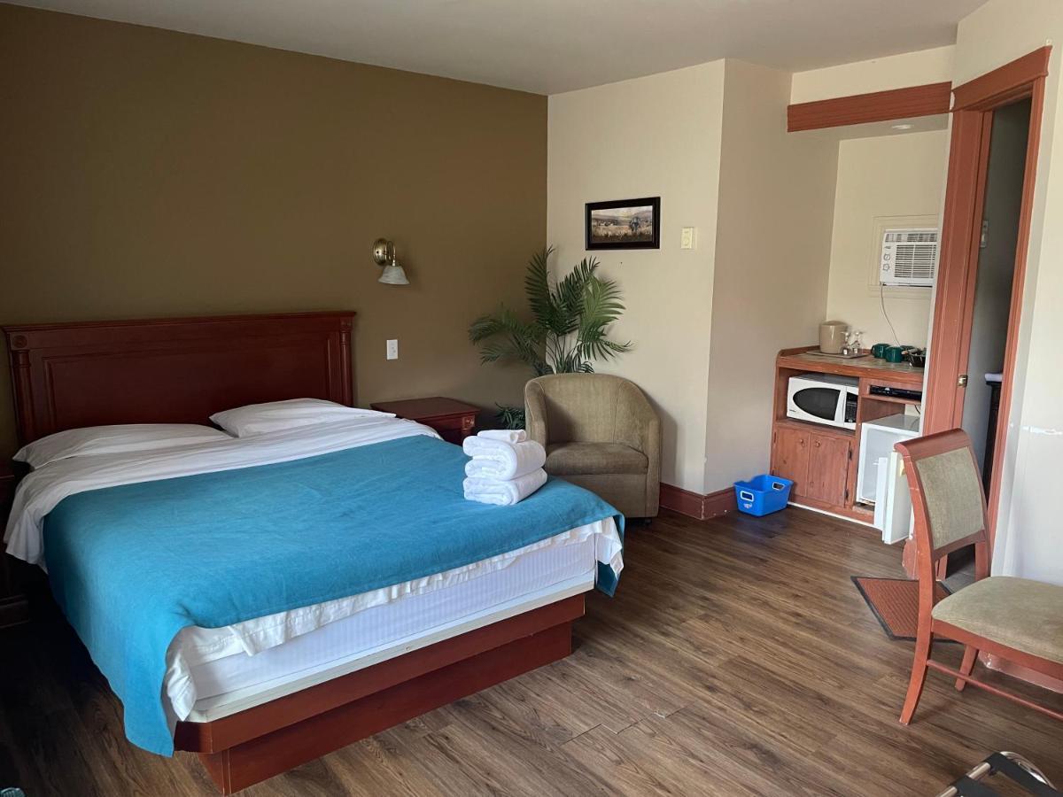 Motel Au P'Tit Sapin Mirabel Eksteriør bilde