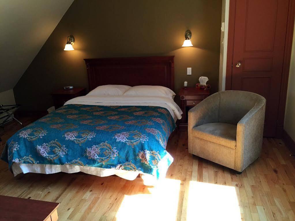 Motel Au P'Tit Sapin Mirabel Eksteriør bilde